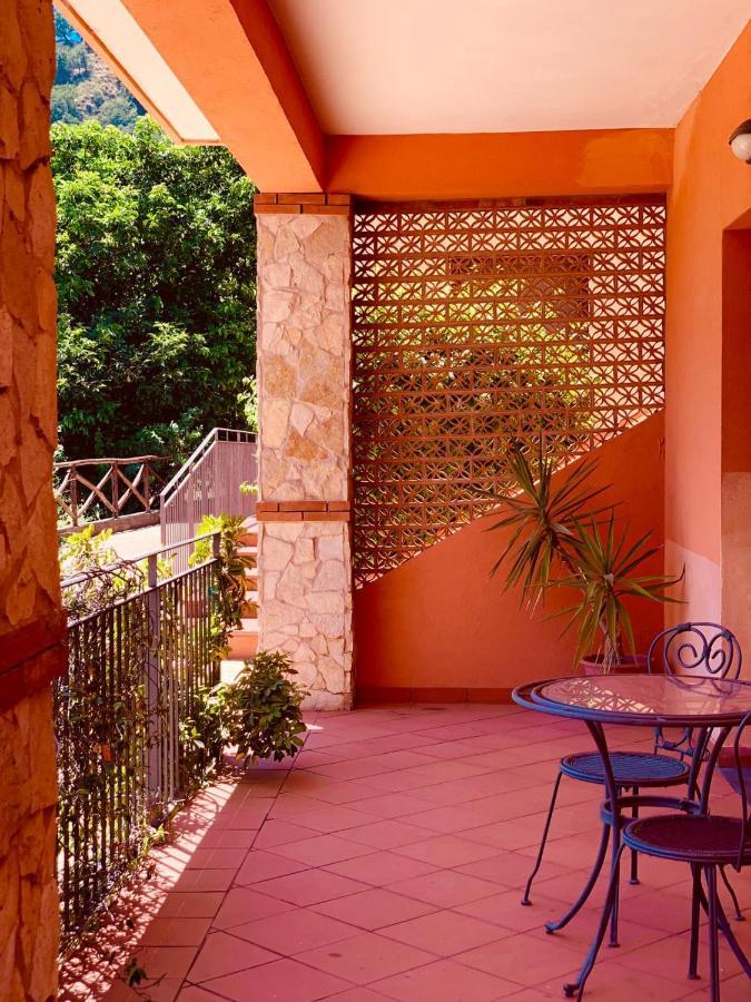 Villa Il Giardino Delle Zagare Calatabiano Exterior foto