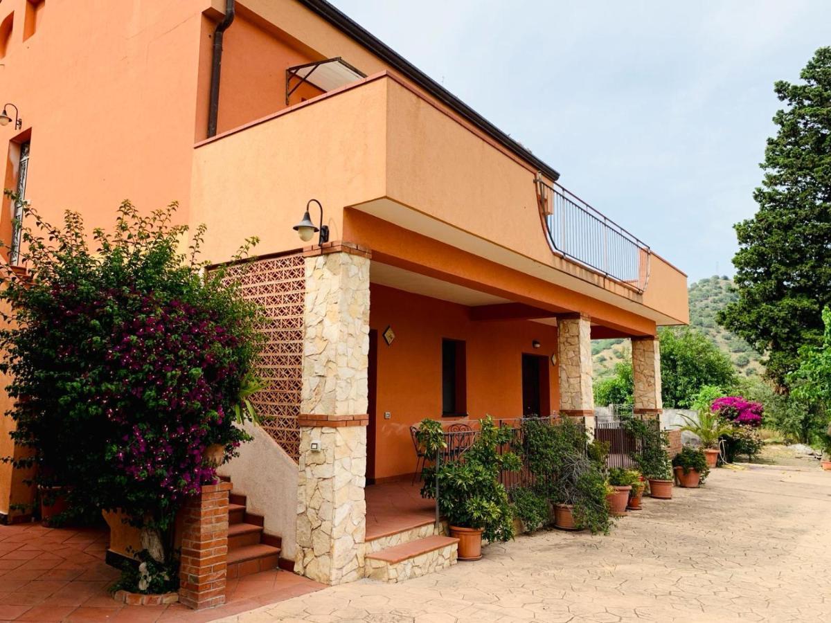 Villa Il Giardino Delle Zagare Calatabiano Exterior foto